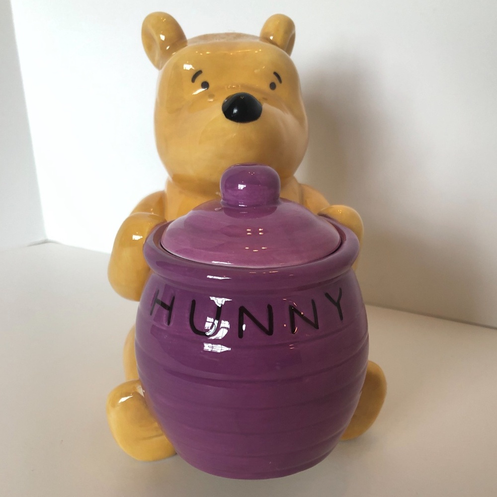 Classic Winnie The Pooh Ceramic Figure With Covered Jar